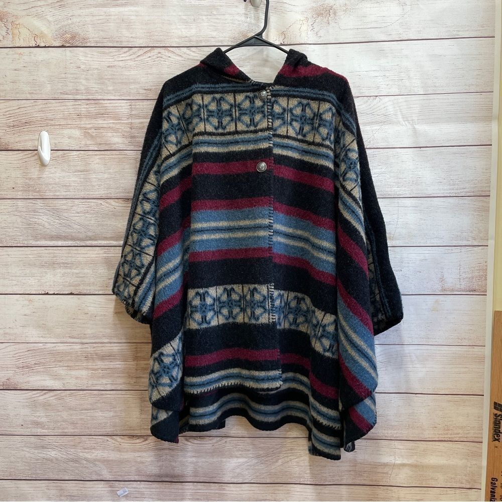 VINTAGE THE VERMONT COUNTRY STORE PONCHO IN‎ AZTEC PRINT